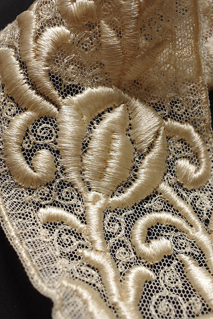 アンティークレース 300cm/dentelle ancienne/antique lace .FR a l'epoque