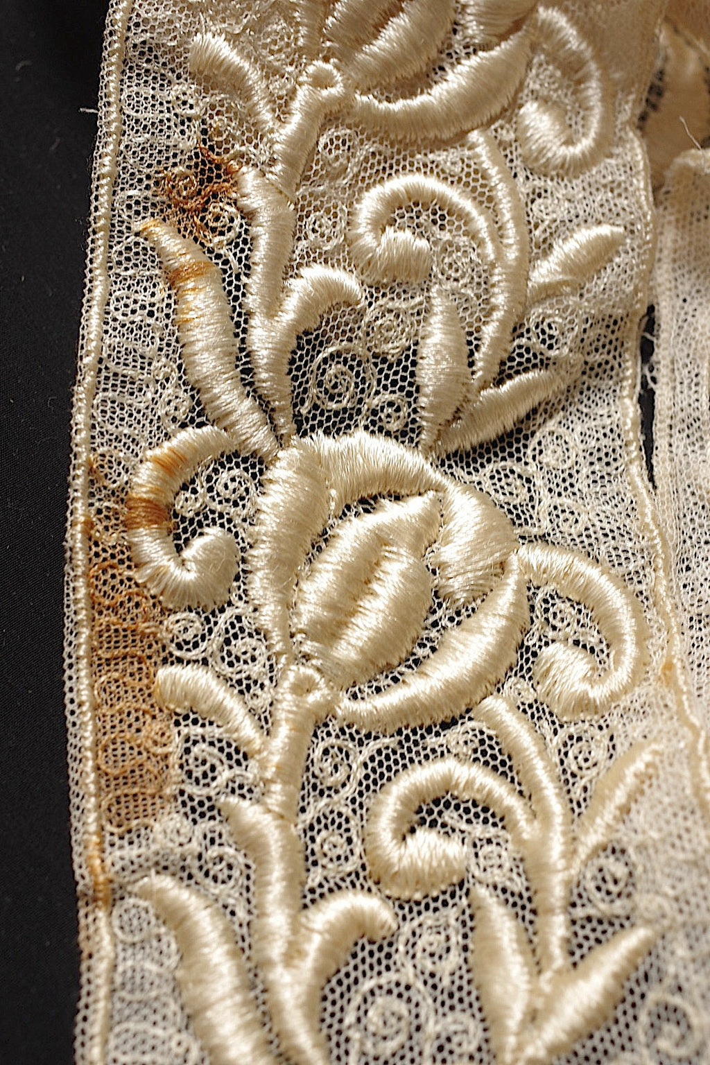 アンティークレース 300cm/dentelle ancienne/antique lace .FR a l'epoque