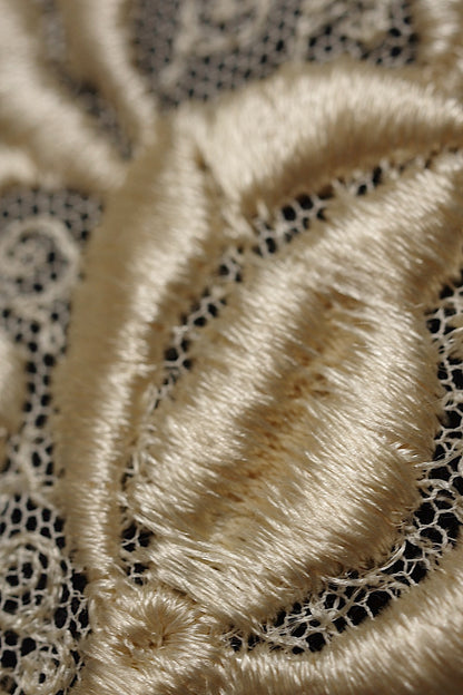 アンティークレース 300cm/dentelle ancienne/antique lace .FR a l'epoque