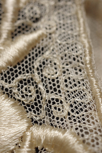 アンティークレース 300cm/dentelle ancienne/antique lace .FR a l'epoque