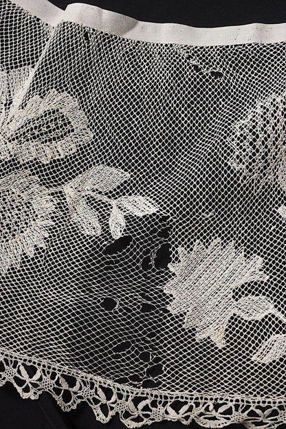 アンティークレース225cm/dentelle ancienne/antique lace .FR a l'epoque