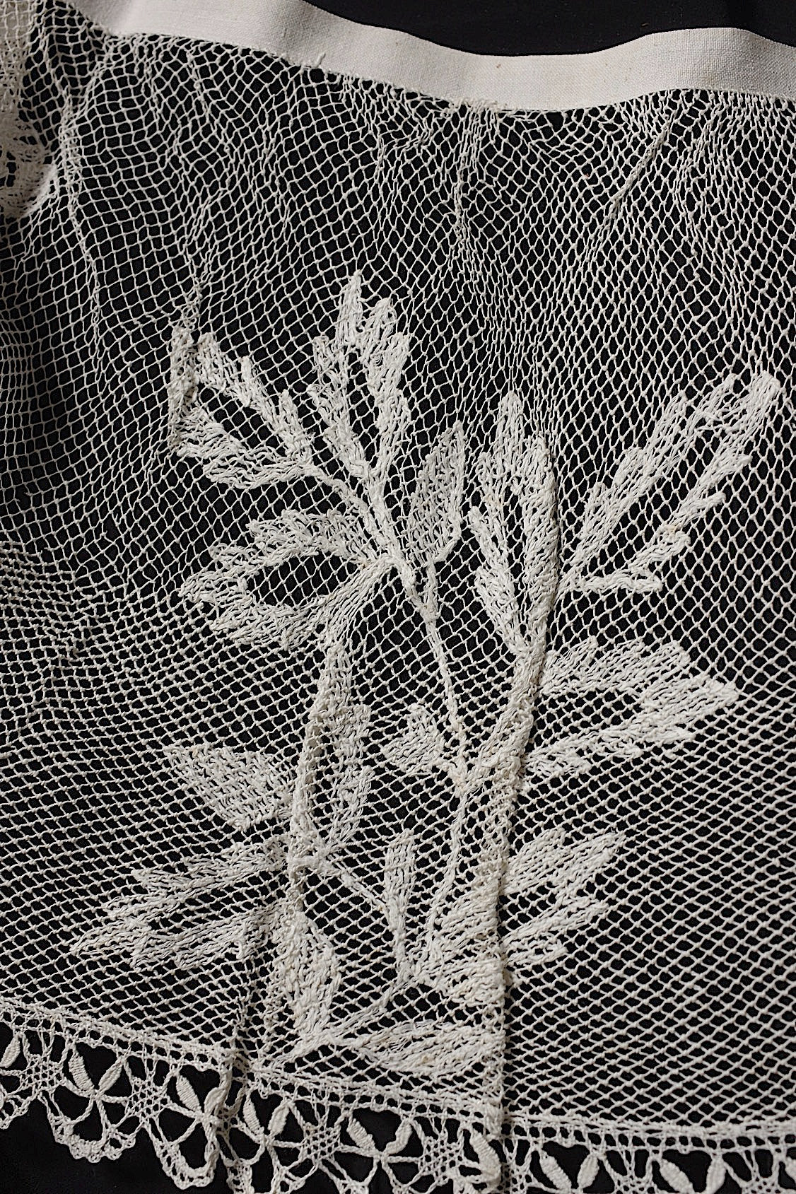 アンティークレース225cm/dentelle ancienne/antique lace .FR a l'epoque