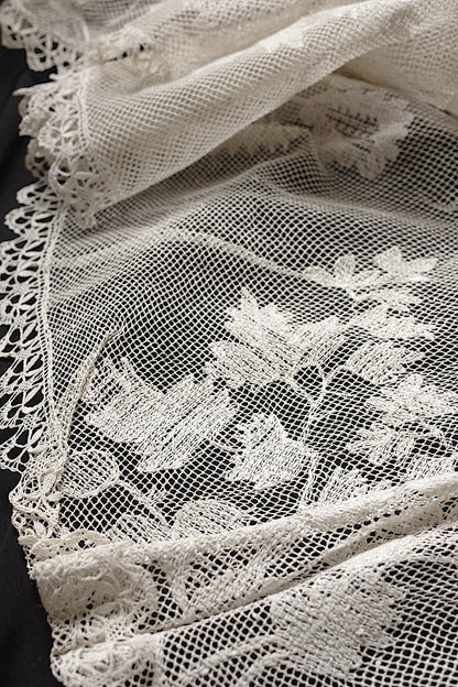 アンティークレース225cm/dentelle ancienne/antique lace .FR a l'epoque