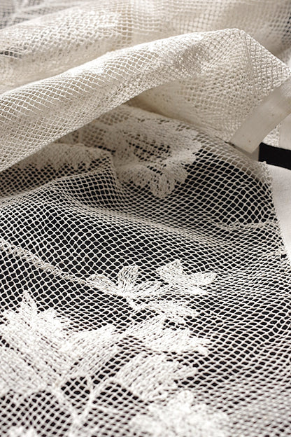 アンティークレース225cm/dentelle ancienne/antique lace .FR a l'epoque