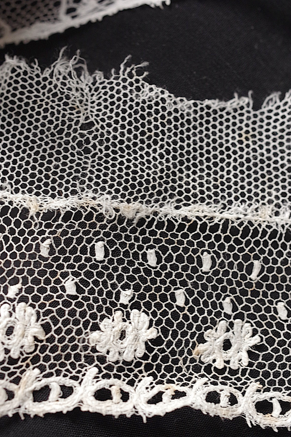 アンティークレース４種/dentelle ancienne/antique lace .FR a l'epoque