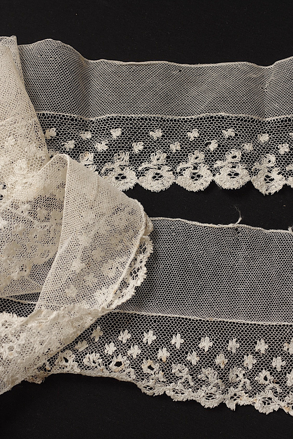 アンティークレース3種/dentelle ancienne/antique lace .FR a l'epoque