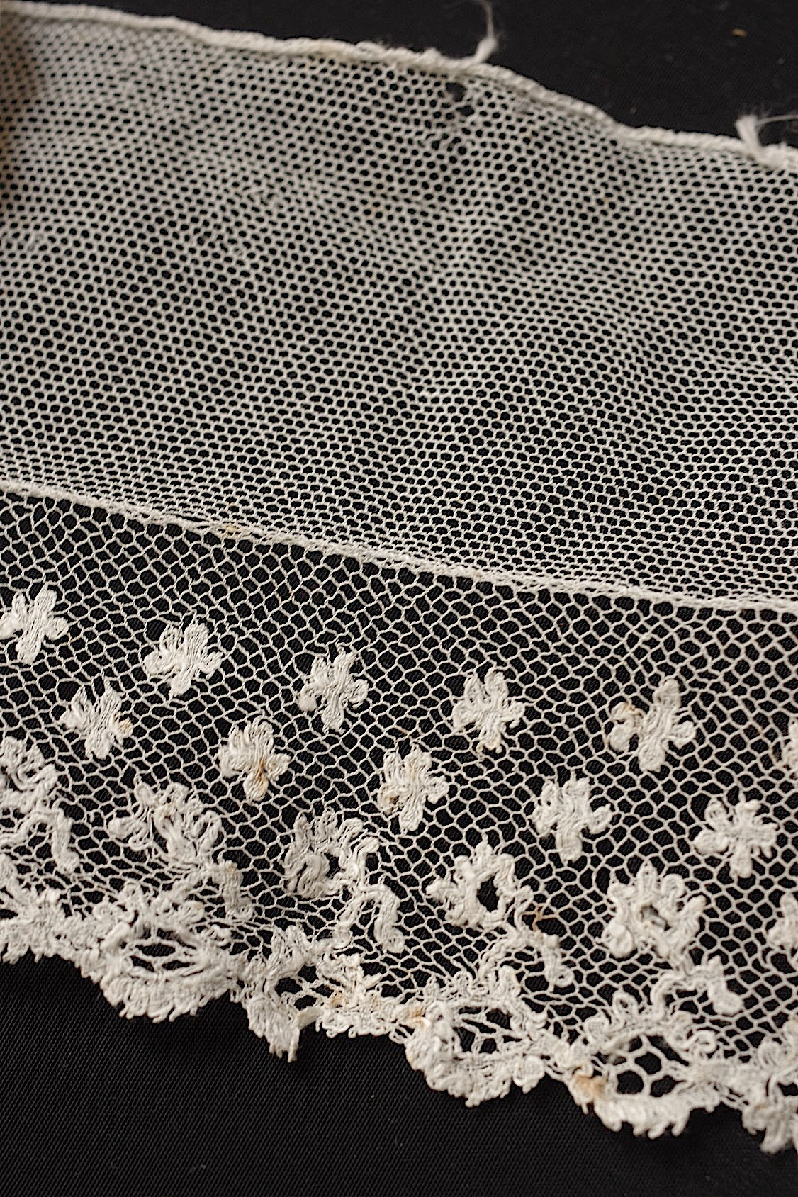 アンティークレース3種/dentelle ancienne/antique lace .FR a l'epoque