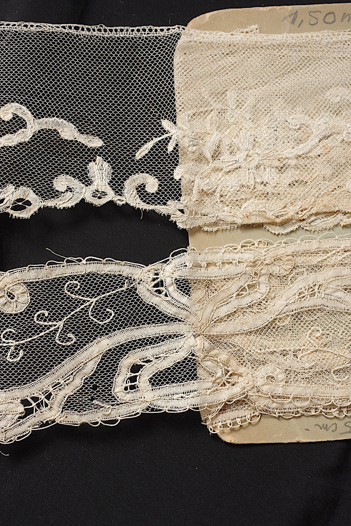 アンティークレース２種/dentelle ancienne/antique lace .FR a l'epoque