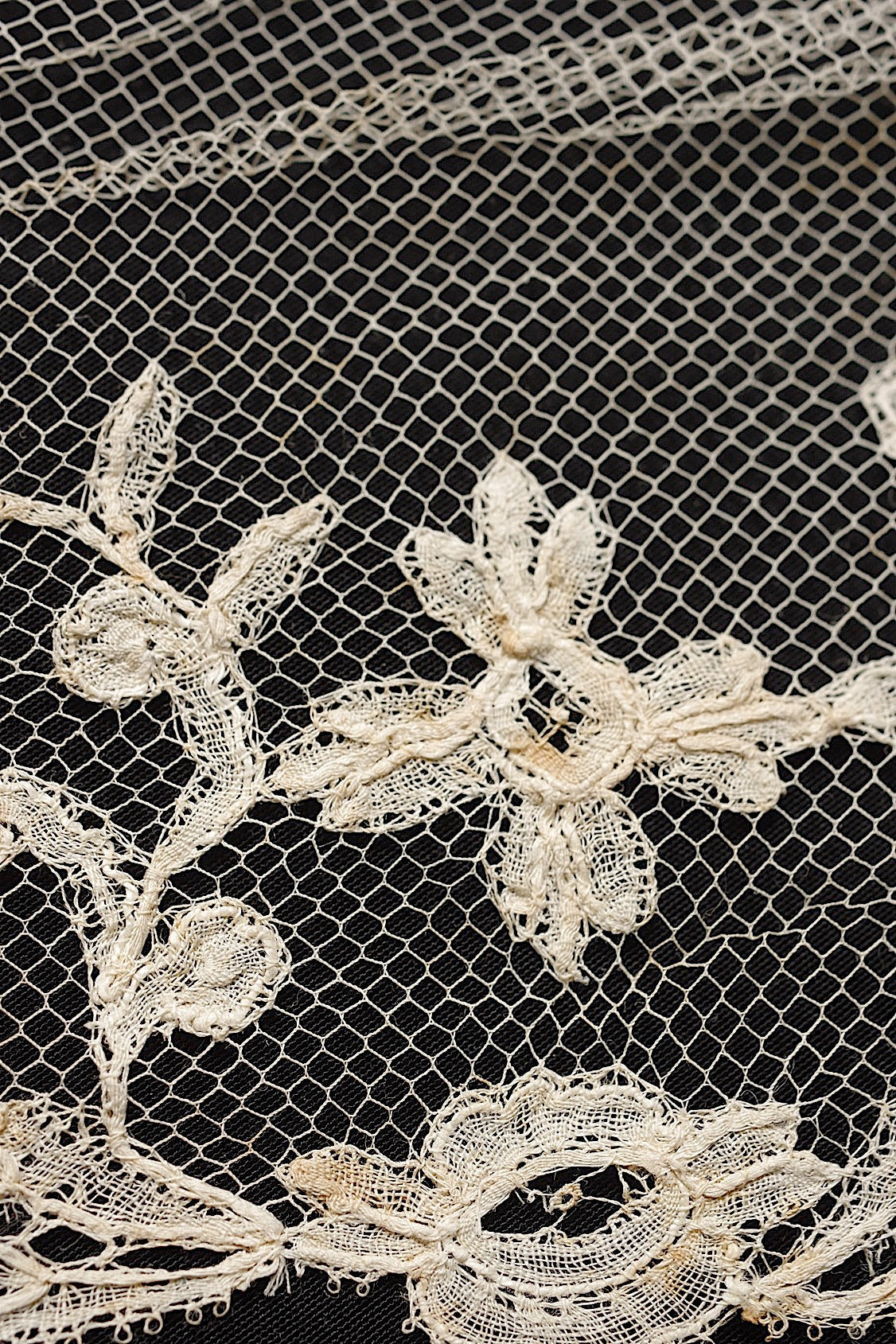 アンティークレース２種/dentelle ancienne/antique lace .FR a l'epoque