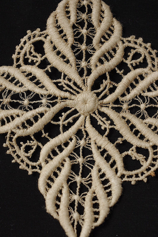 アンティークレース２種/dentelle ancienne/antique lace .FR a l'epoque