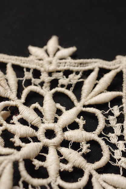 アンティークレース２種/dentelle ancienne/antique lace .FR a l'epoque