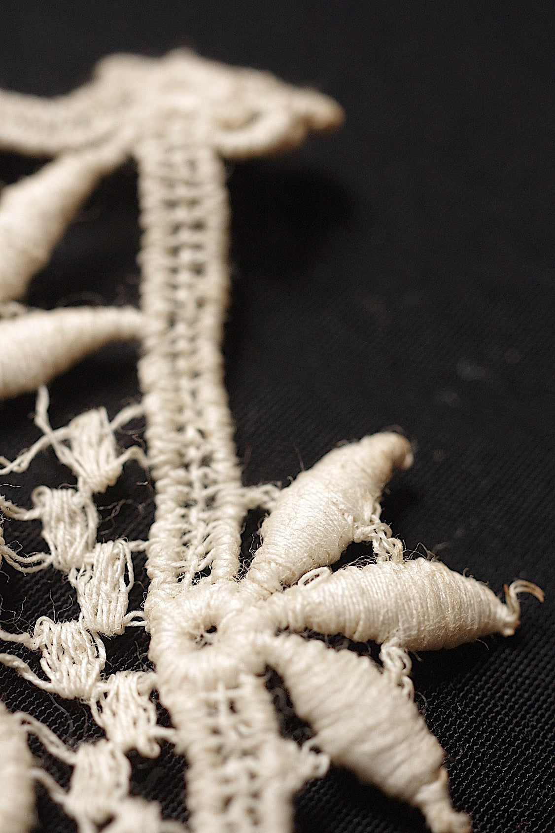 アンティークレース２種/dentelle ancienne/antique lace .FR a l'epoque