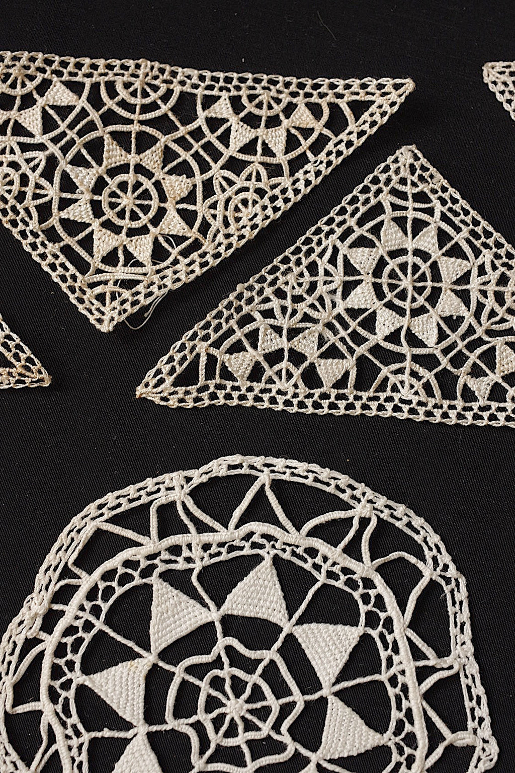 アンティークレースモチーフ33個/dentelle ancienne/antique lace .FR a l'epoque