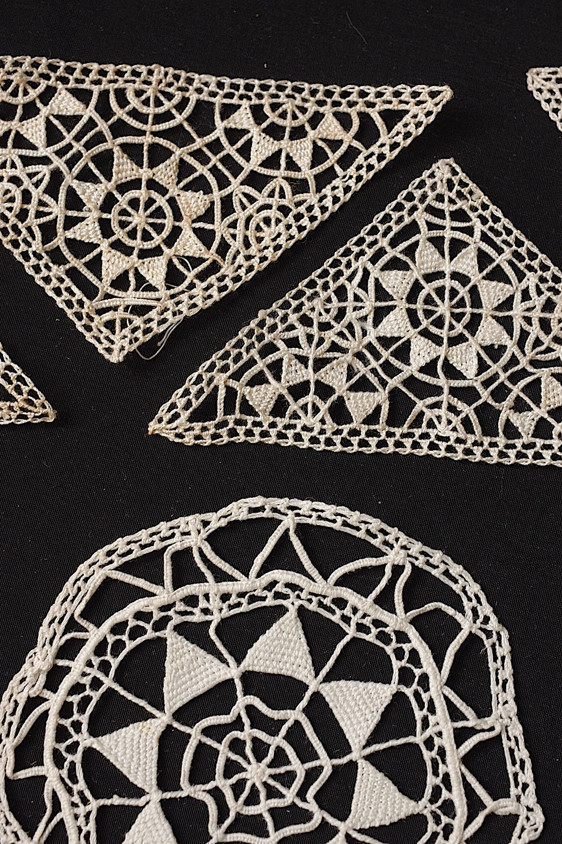 アンティークレースモチーフ33個/dentelle ancienne/antique lace .FR a l'epoque