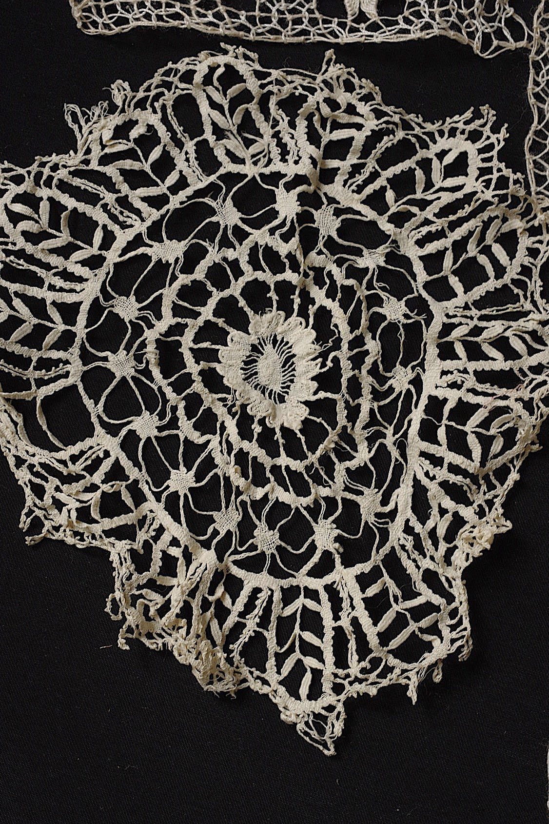 アンティークレースモチーフ33個/dentelle ancienne/antique lace .FR a l'epoque