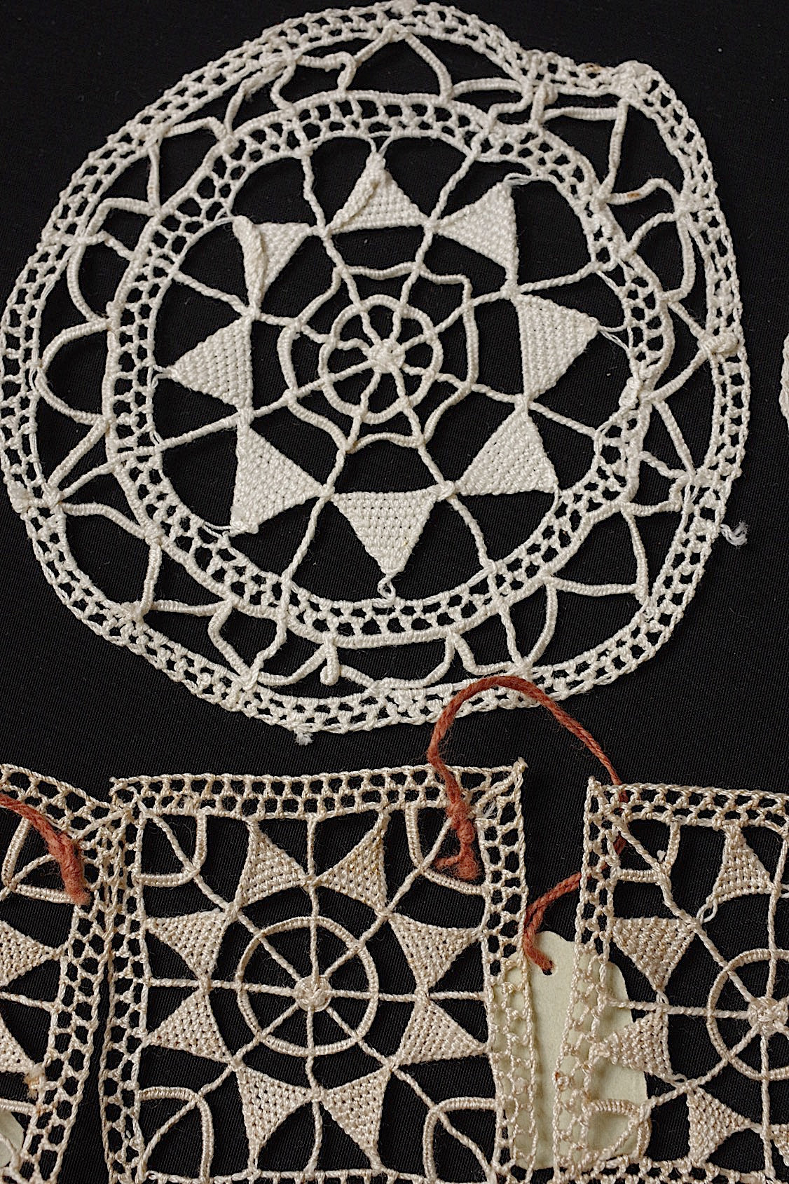 アンティークレースモチーフ33個/dentelle ancienne/antique lace .FR a l'epoque