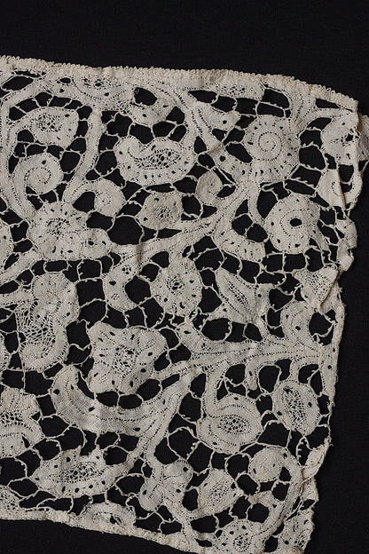 アンティークレースミラネーズ/dentelle ancienne/antique lace .FR a l'epoque