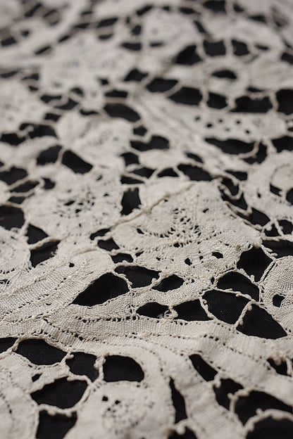 アンティークレースミラネーズ/dentelle ancienne/antique lace .FR a l'epoque