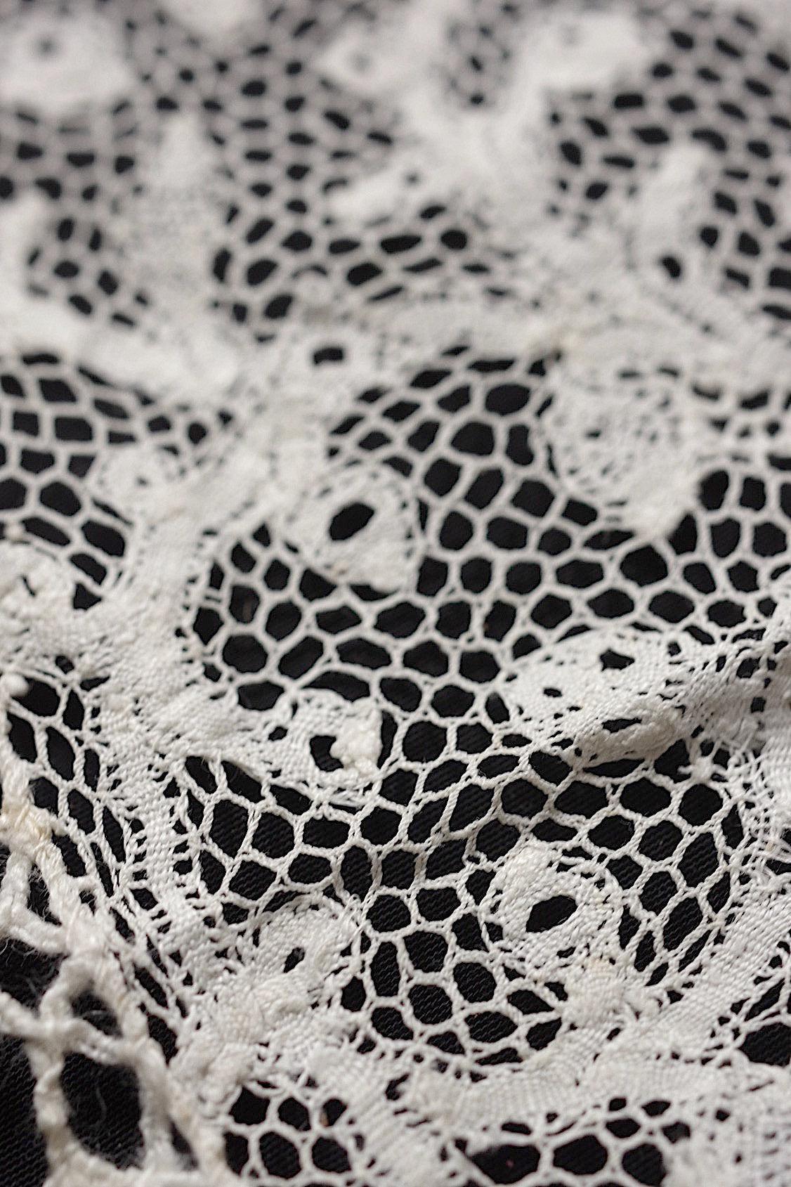 アンティークレースミラネーズ/dentelle ancienne/antique lace .FR a l'epoque