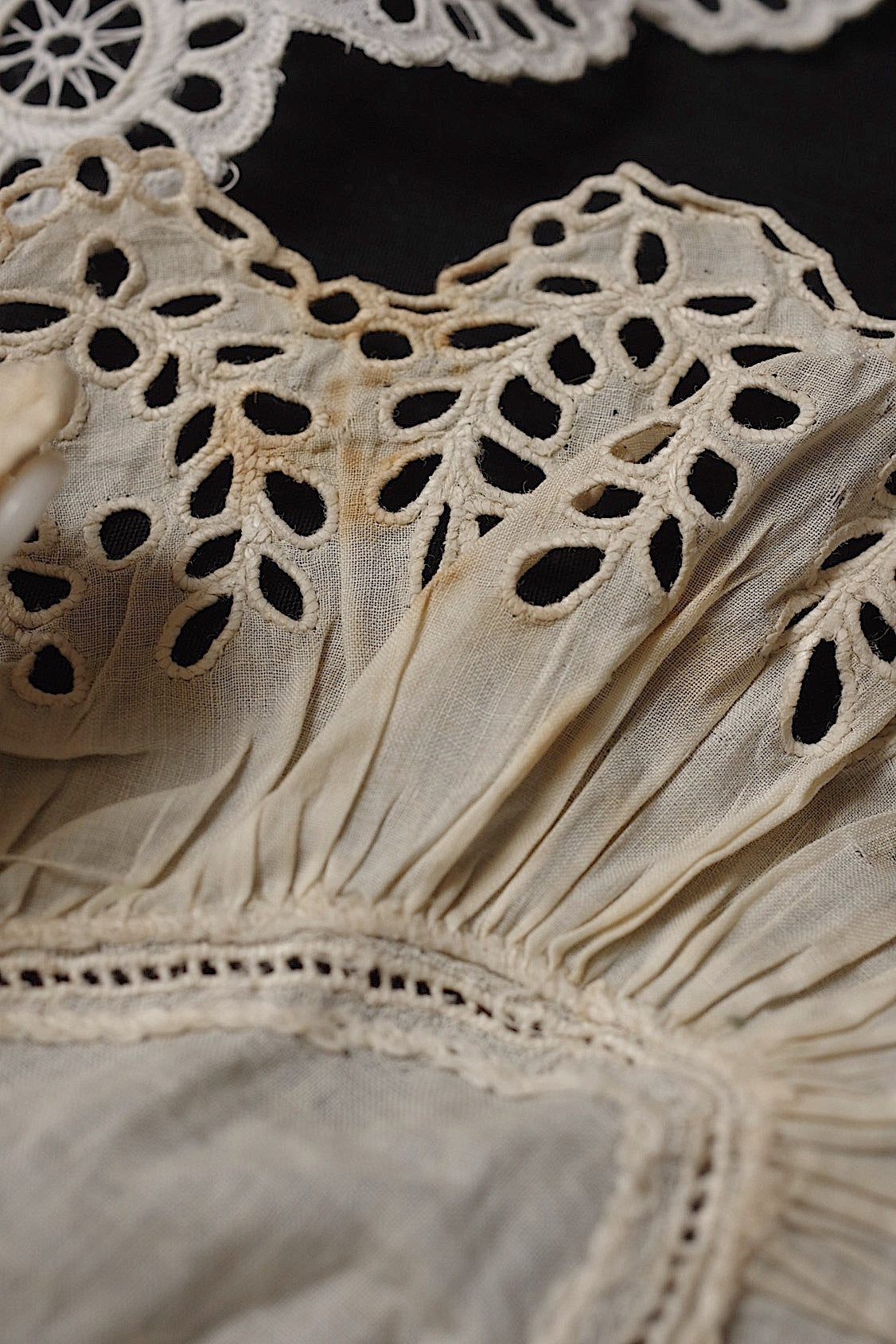 アンティークレース小さな襟/dentelle ancienne/antique lace .FR a l'epoque