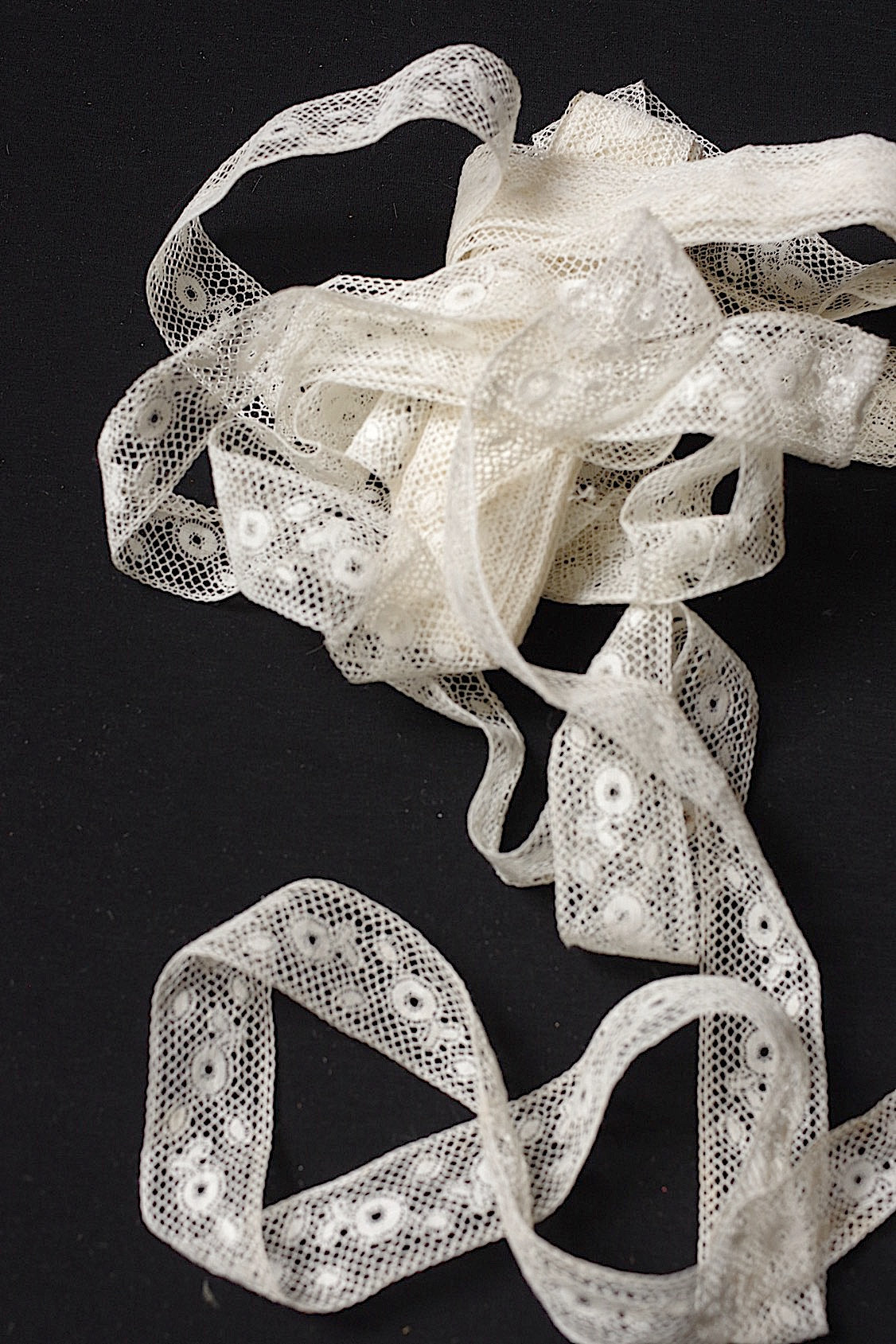 アンティークレース740cm/dentelle ancienne/antique lace .FR a l'epoque