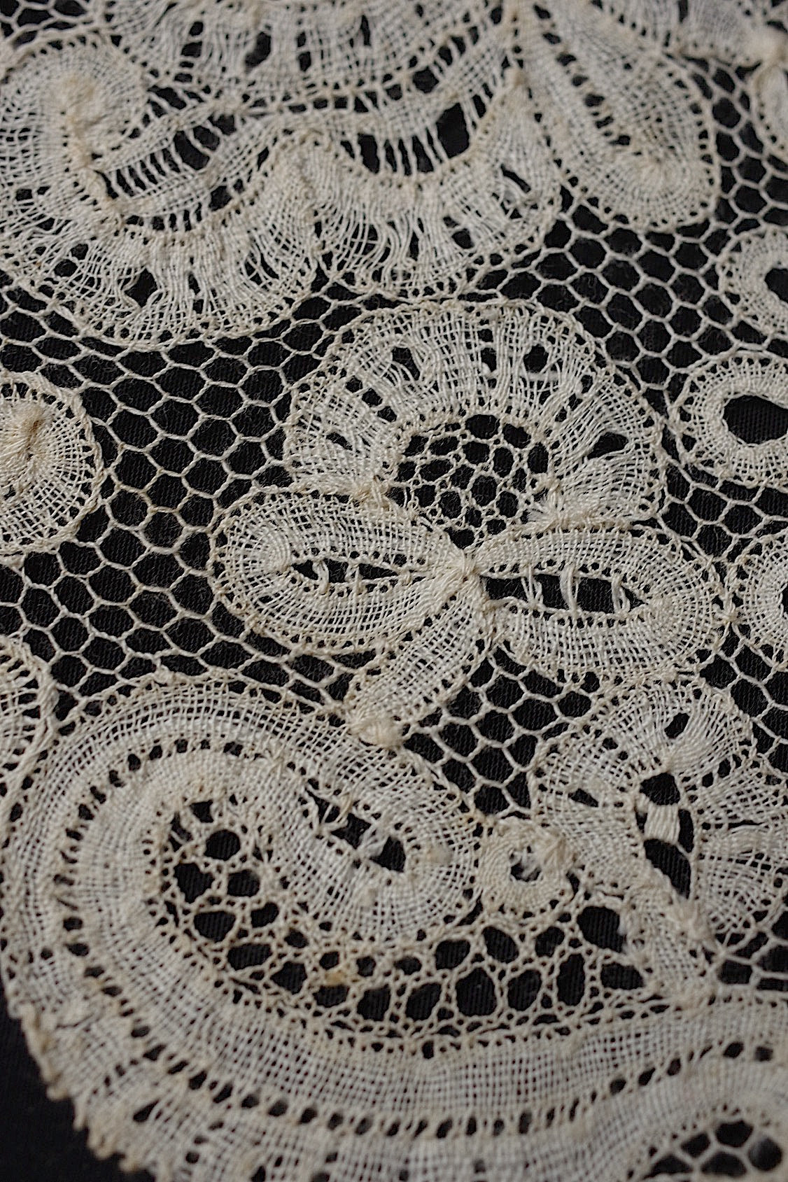 アンティークボビンレース/dentelle ancienne/antique lace .FR a l'epoque