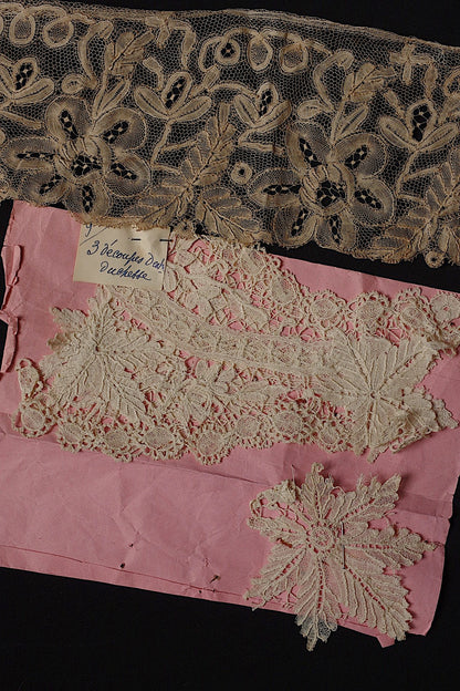 アンティークレース　ホニトン２種/dentelle ancienne/antique lace .FR a l'epoque