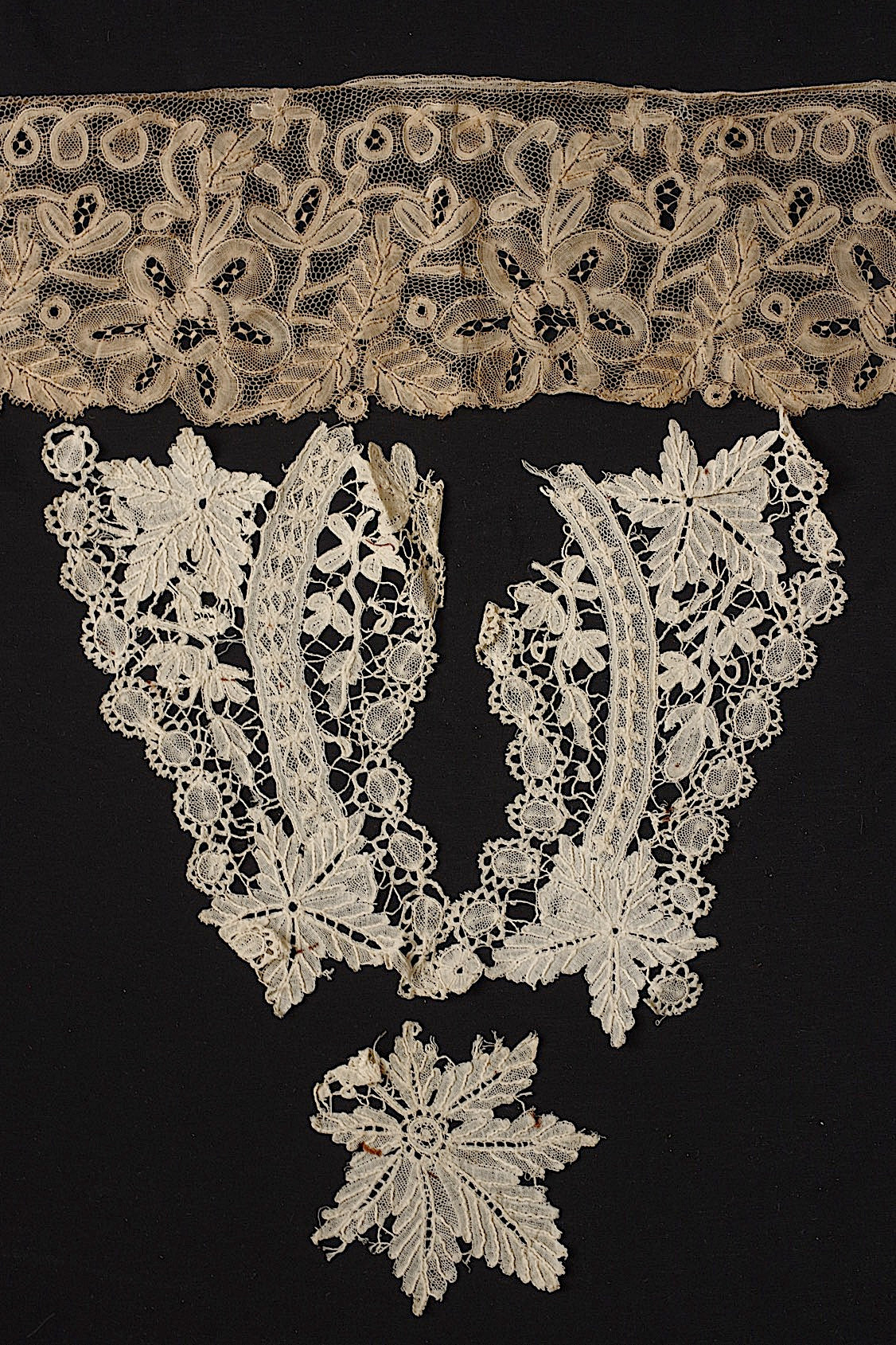アンティークレース　ホニトン２種/dentelle ancienne/antique lace .FR a l'epoque