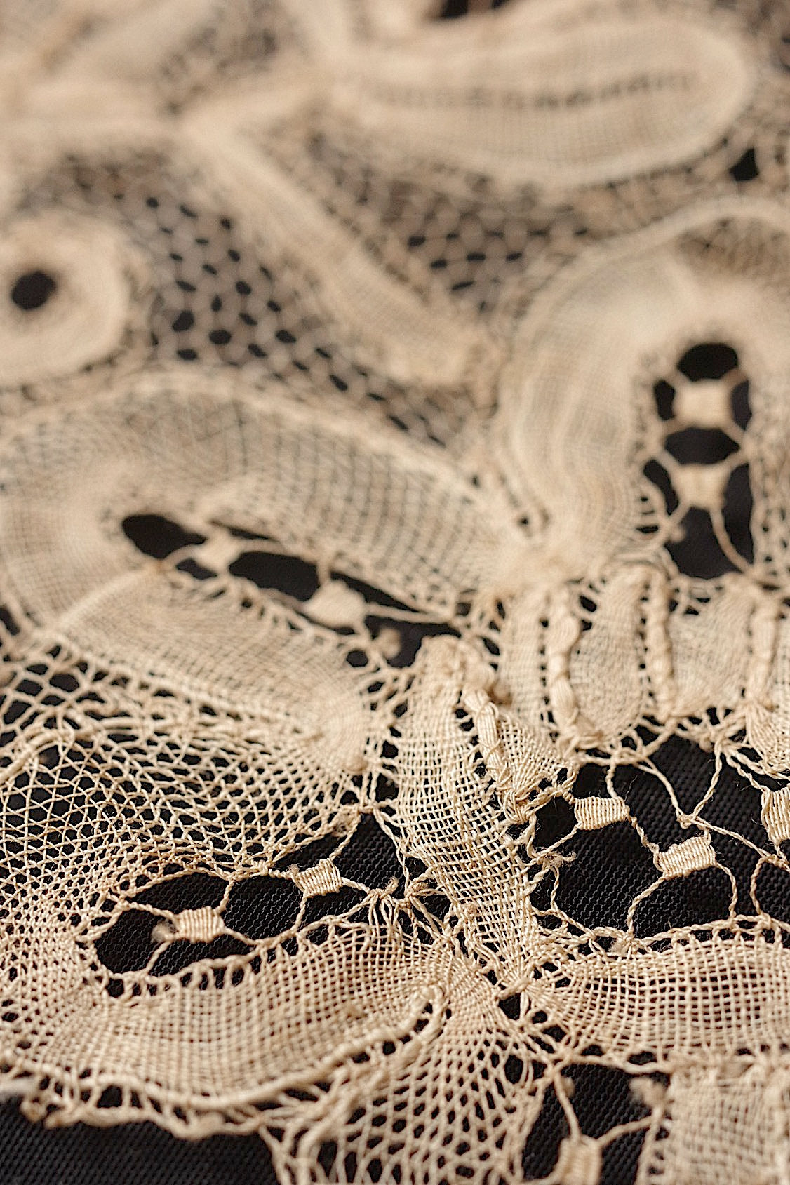 アンティークレース　ホニトン２種/dentelle ancienne/antique lace .FR a l'epoque