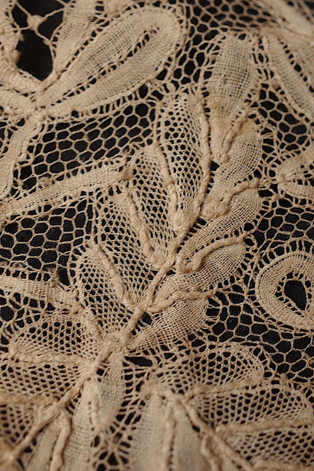 アンティークレース　ホニトン２種/dentelle ancienne/antique lace .FR a l'epoque