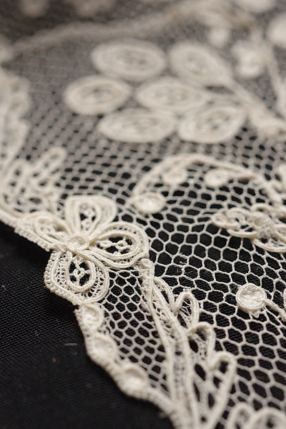 アンティークレースアランソン/dentelle ancienne/antique lace .FR a l'epoque