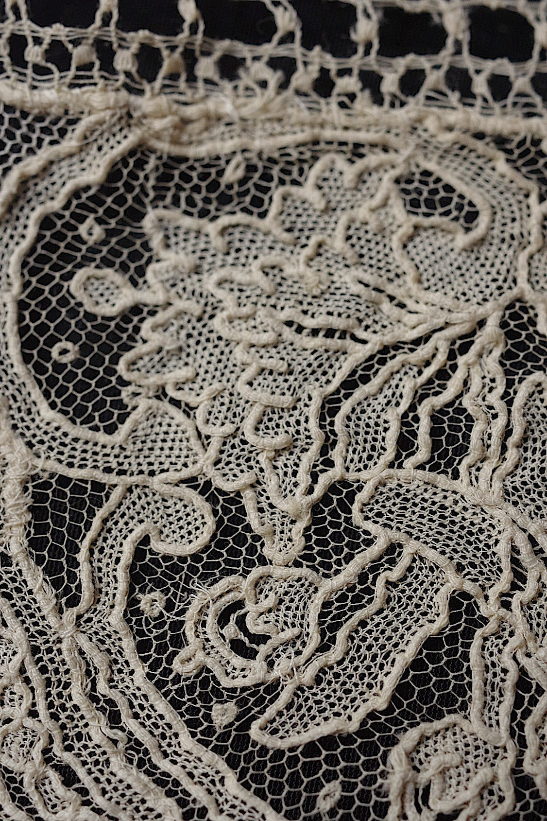 アンティークレースブリュクセル/dentelle ancienne/antique lace .FR a l'epoque