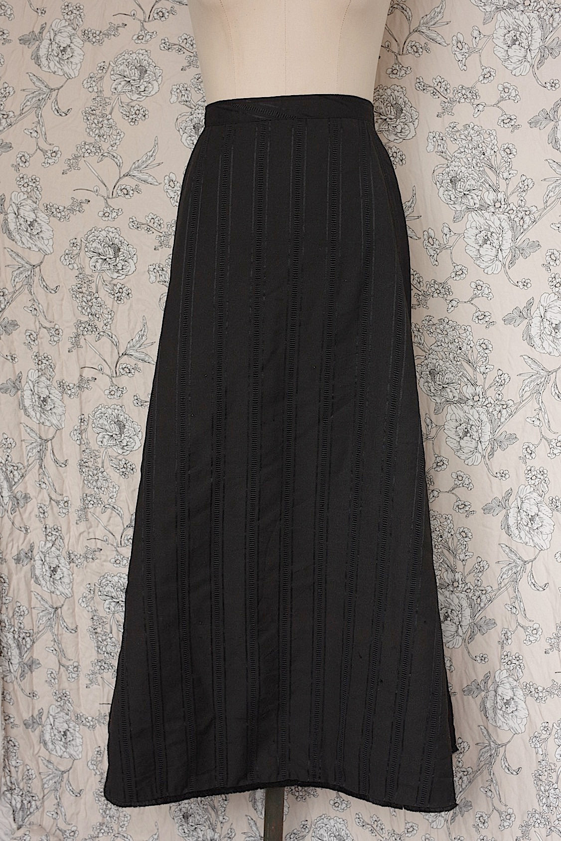 アンティークスカート/vêtement ancien/antique skirt .FR a l'epoque