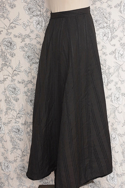 アンティークスカート/vêtement ancien/antique skirt .FR a l'epoque