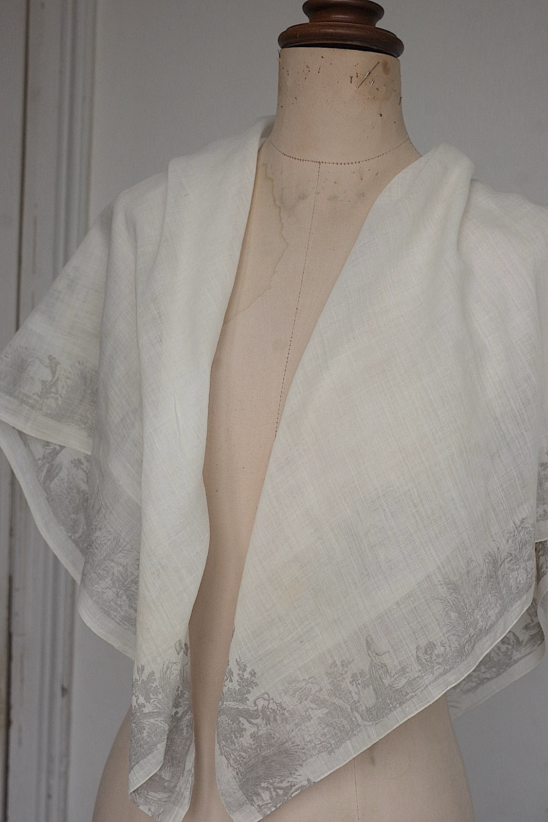 アンティークスカーフ/fichu ancien .FR a l'epoque