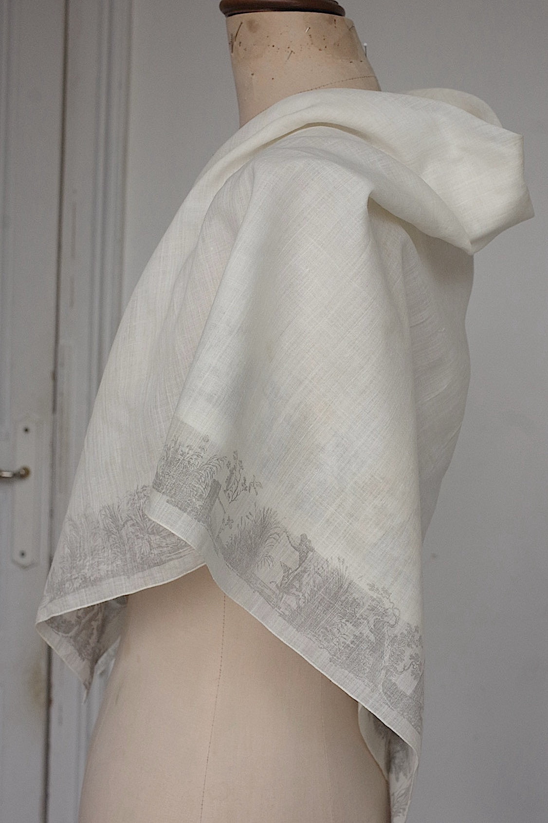 アンティークスカーフ/fichu ancien .FR a l'epoque