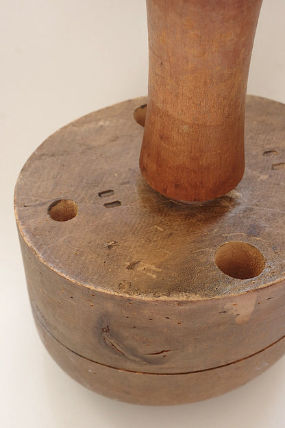 アンティーク帽子型/moule à chapeau en bois/antique .FR a l'epoque