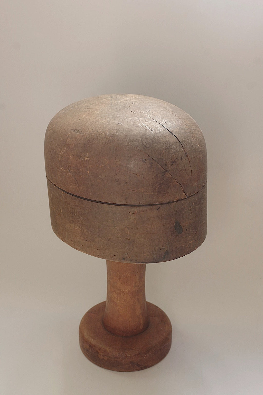 アンティーク帽子型/moule à chapeau en bois/antique .FR a l'epoque