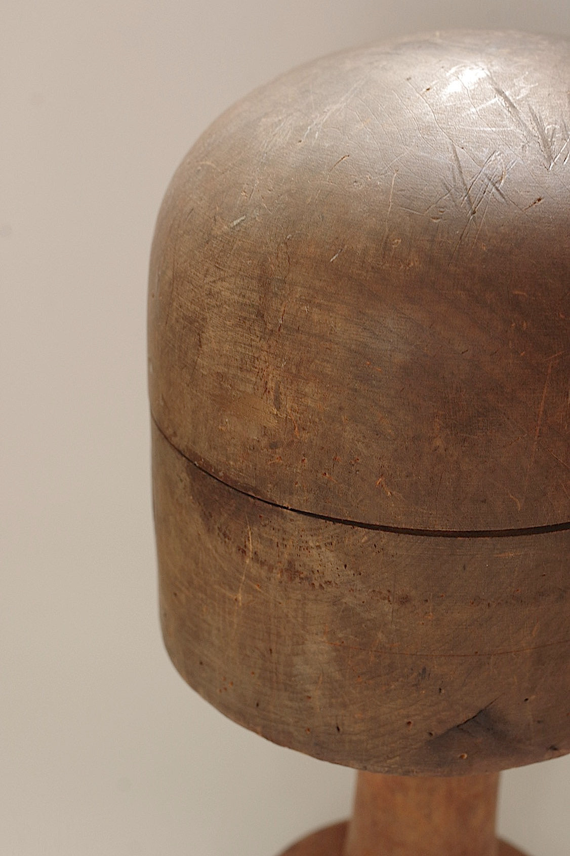 アンティーク帽子型/moule à chapeau en bois/antique .FR a l'epoque