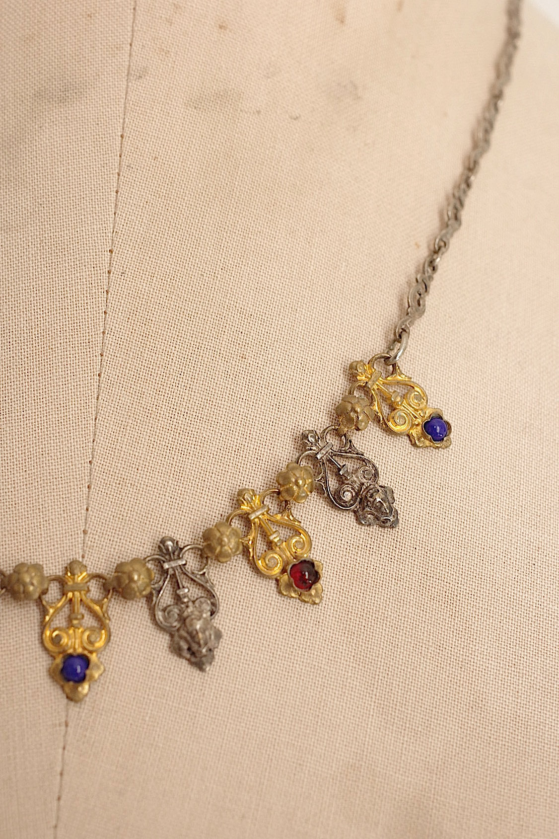アンティークネックレス/collier antique .FR a l'epoque