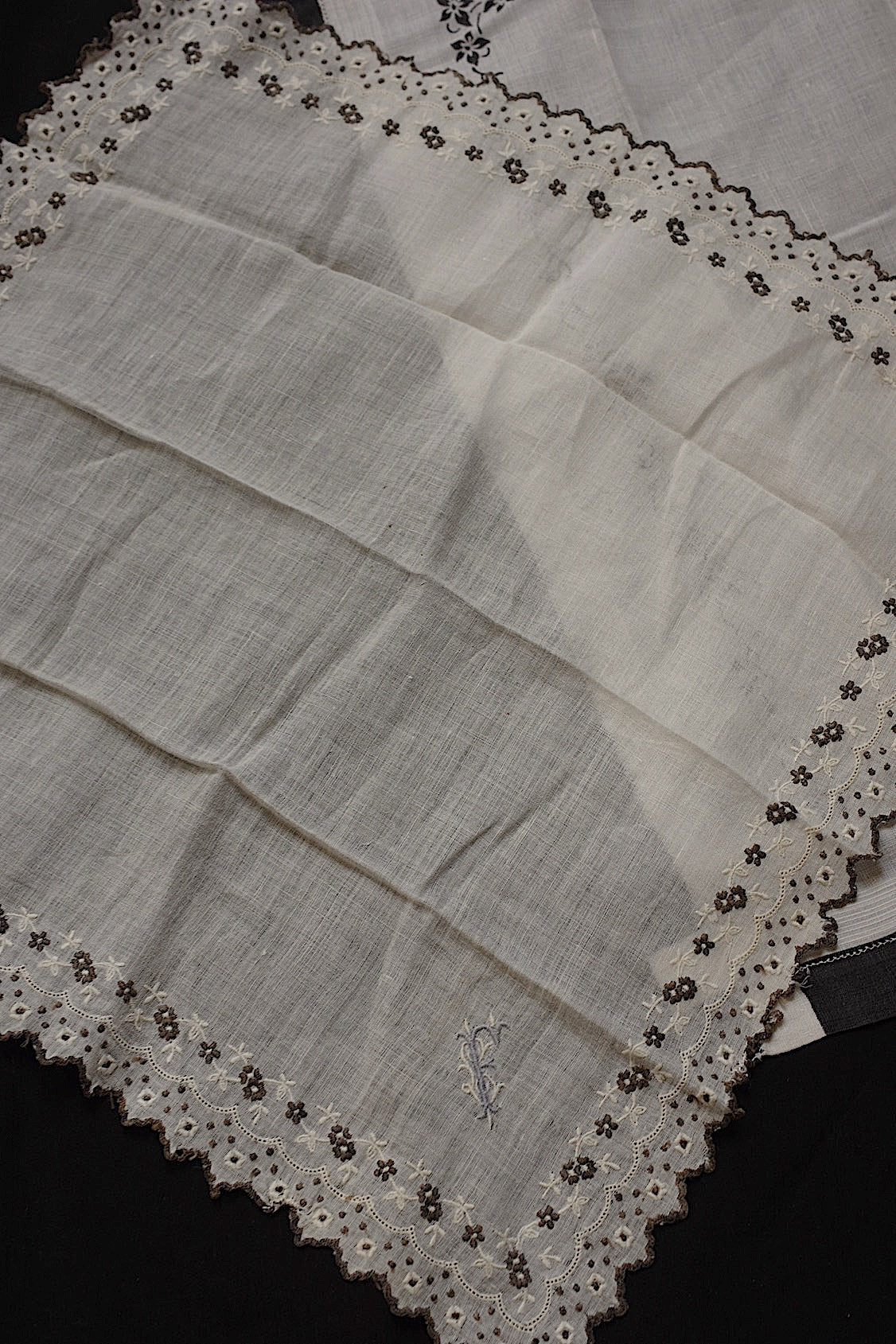 Antique handkerchief mouchoir antique