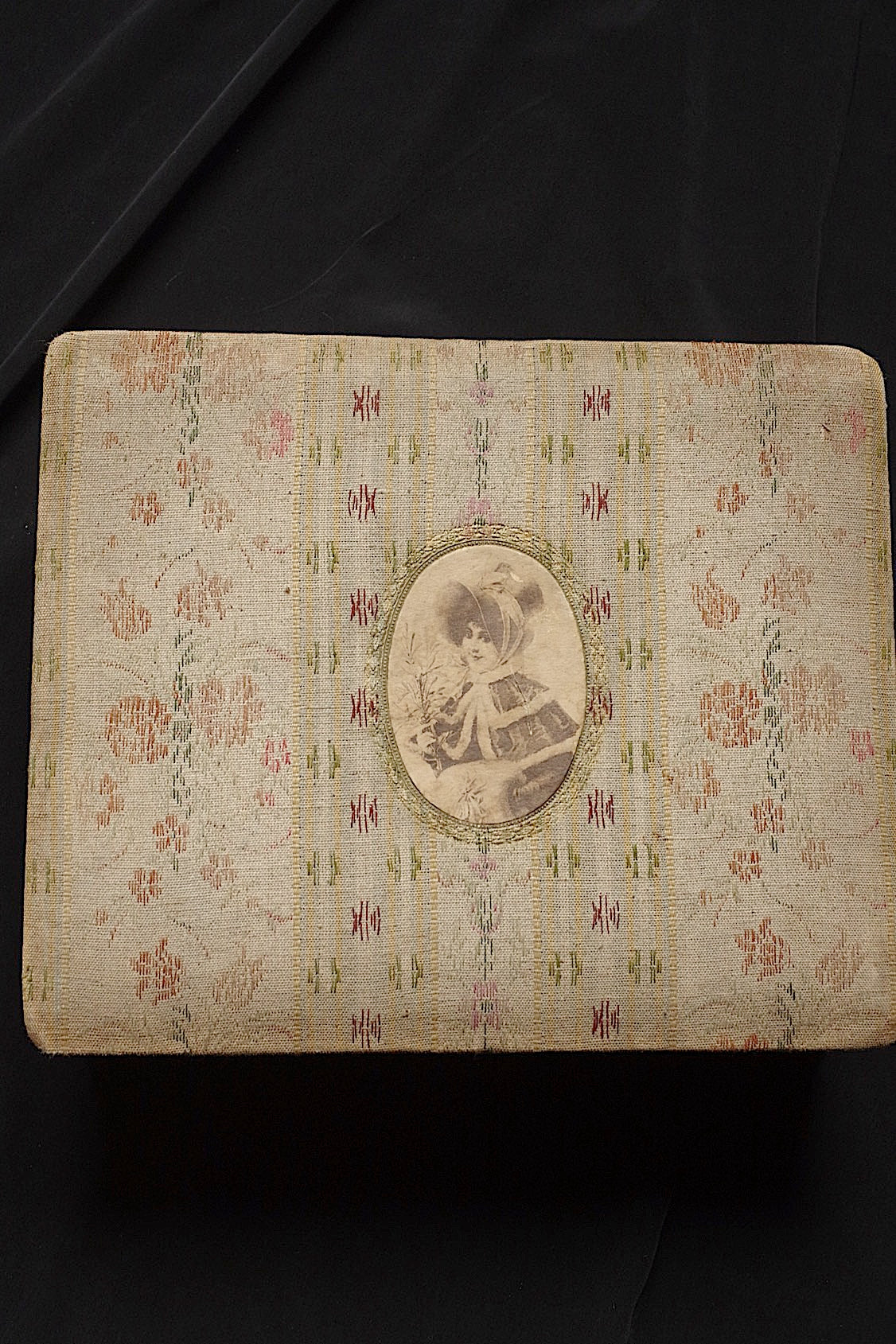 Antique Lace Dentelle Antique Lace Boxed 16 Types