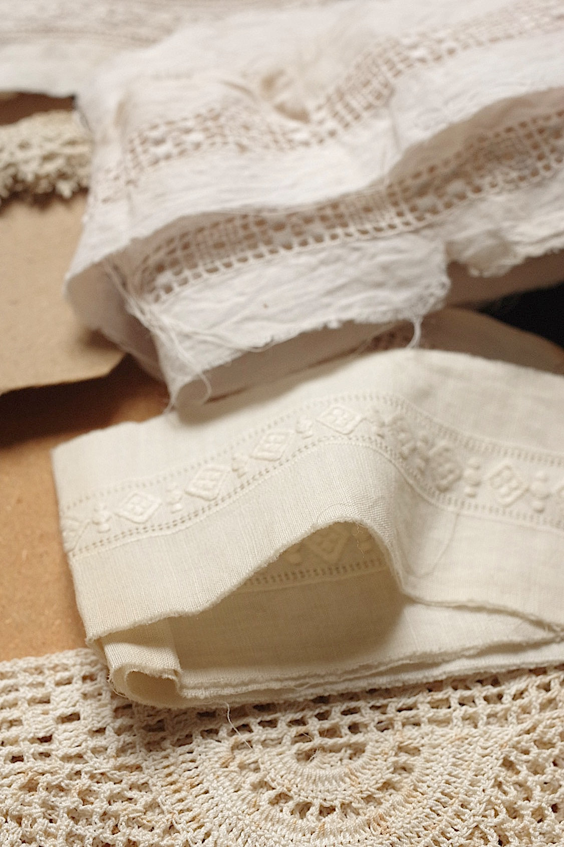 アンティークレース dentelle antique lace  箱入り１６種