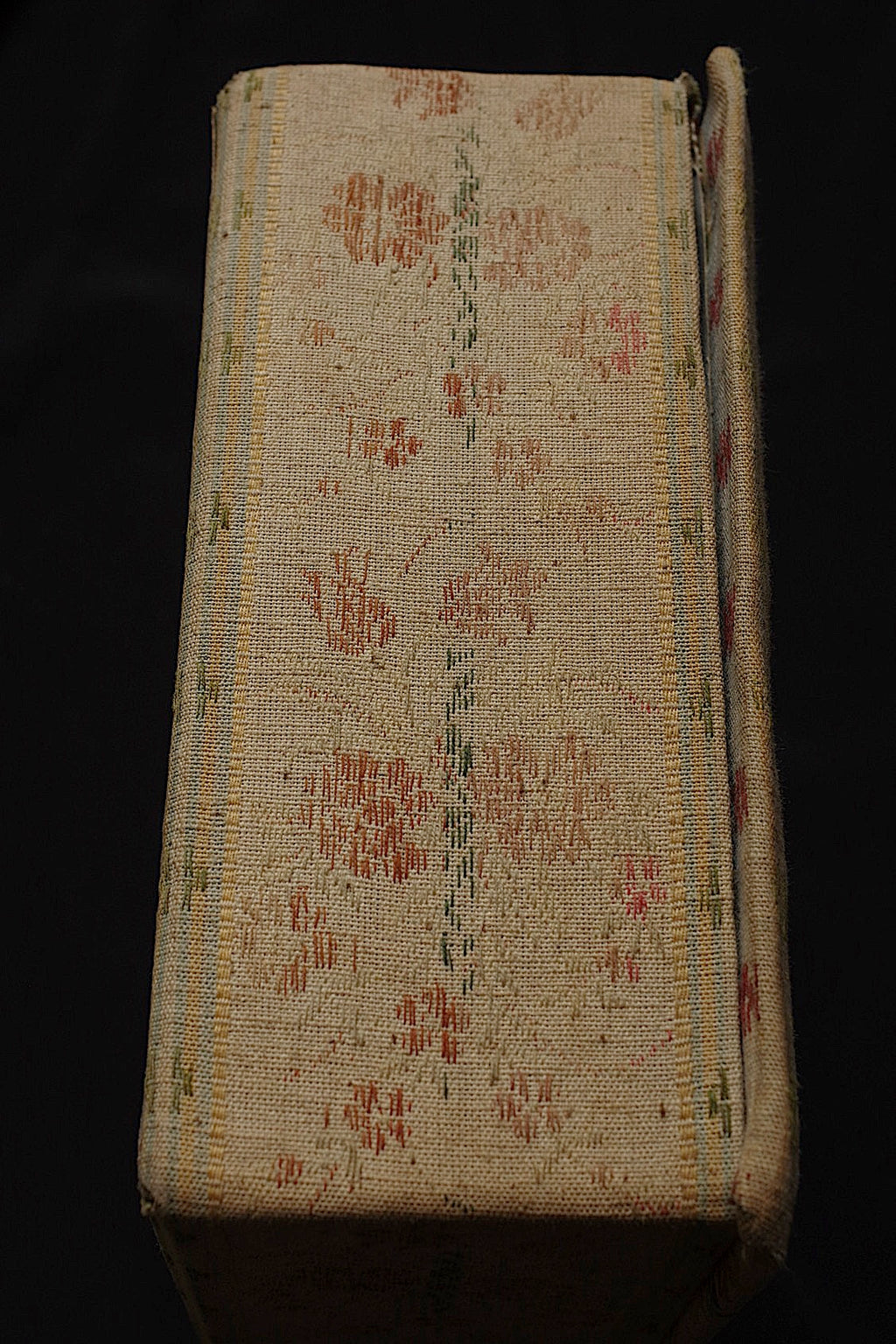 アンティークレース dentelle antique lace  箱入り１６種
