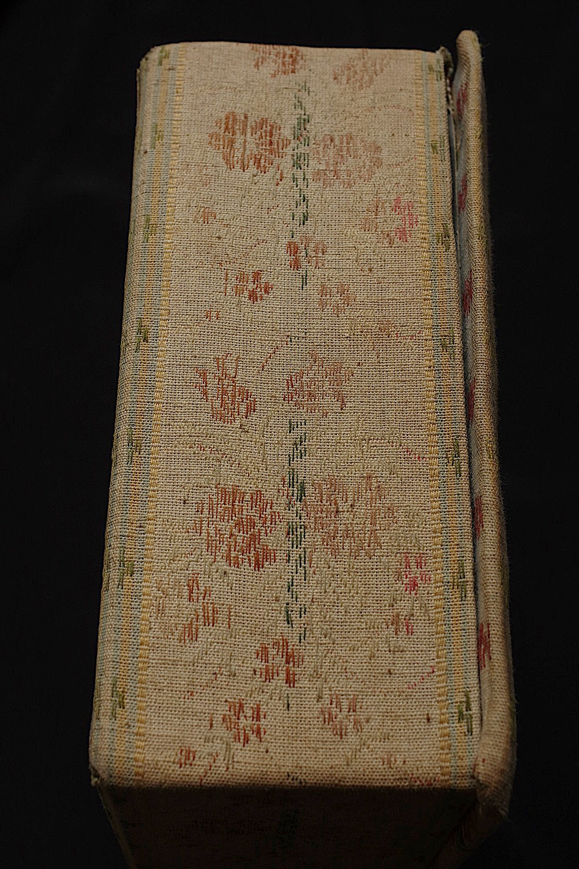 アンティークレース dentelle antique lace  箱入り１６種