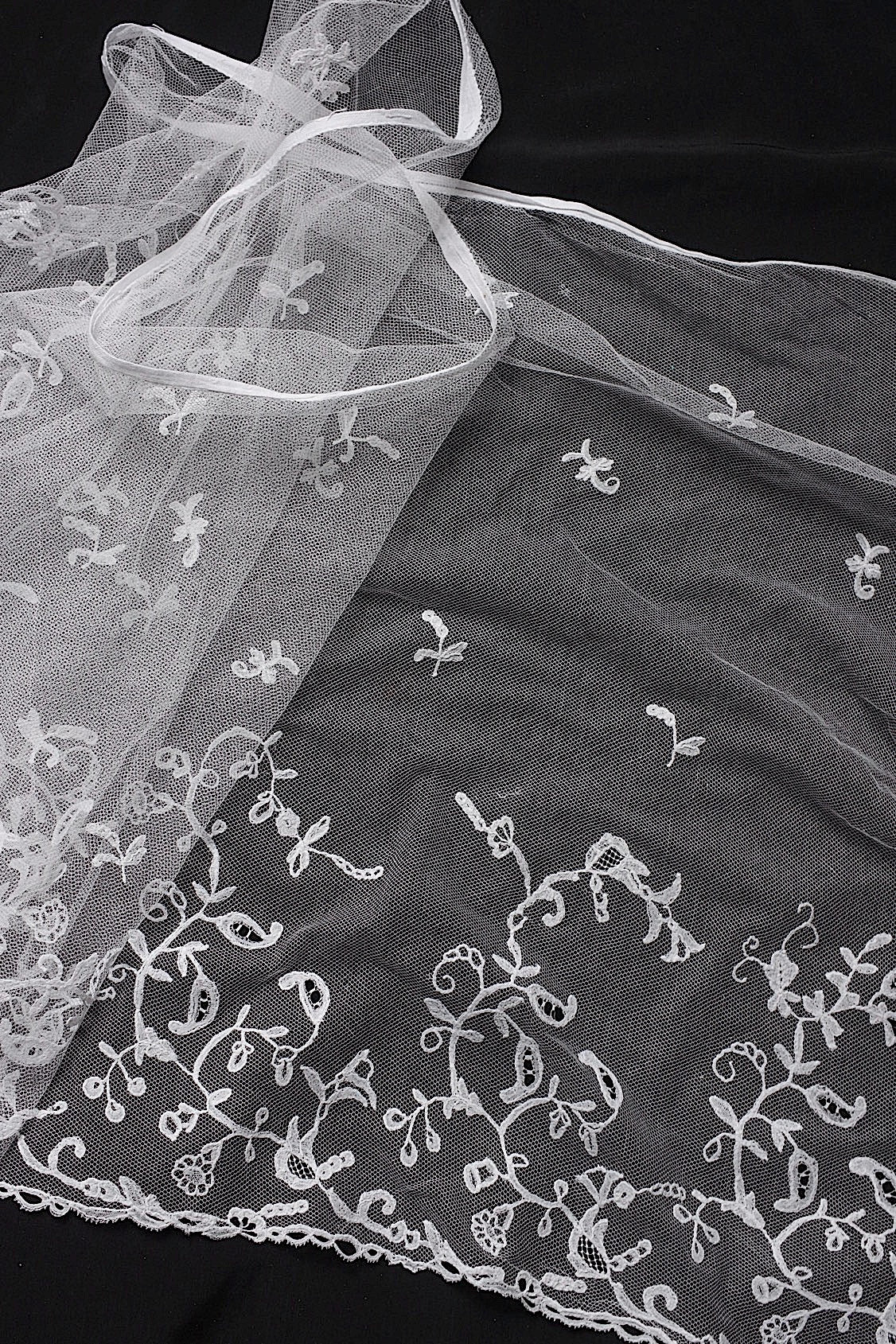 Antique lace dentelle antique lace 130cm