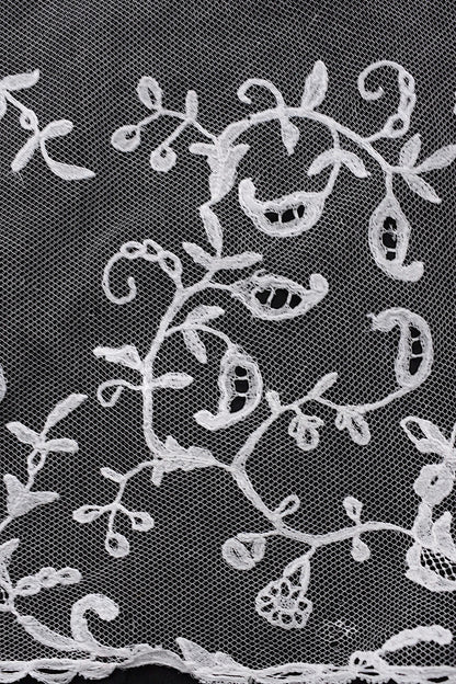 Antique lace dentelle antique lace 130cm