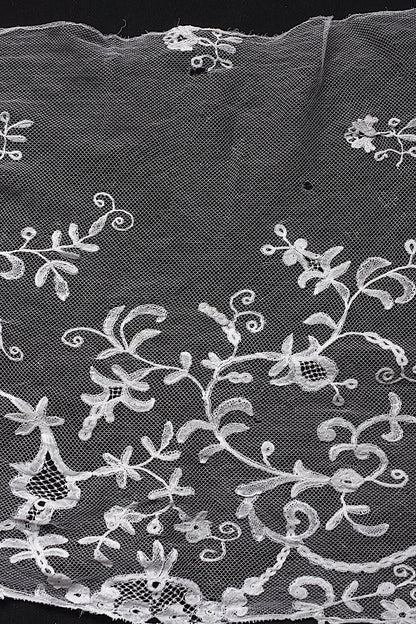 Antique lace dentelle antique lace 130cm