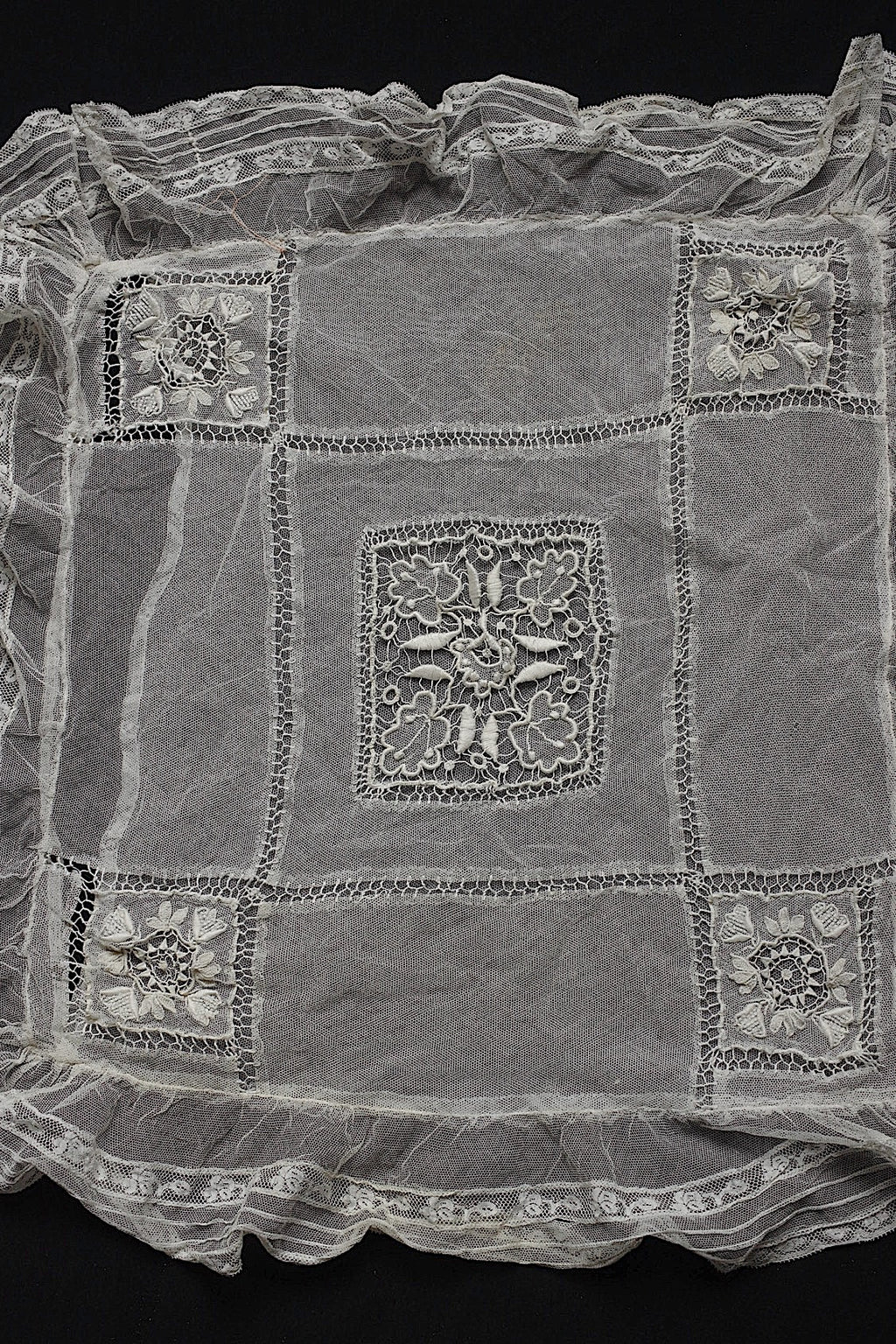 アンティークレース dentelle antique lace　クッションカバー２種