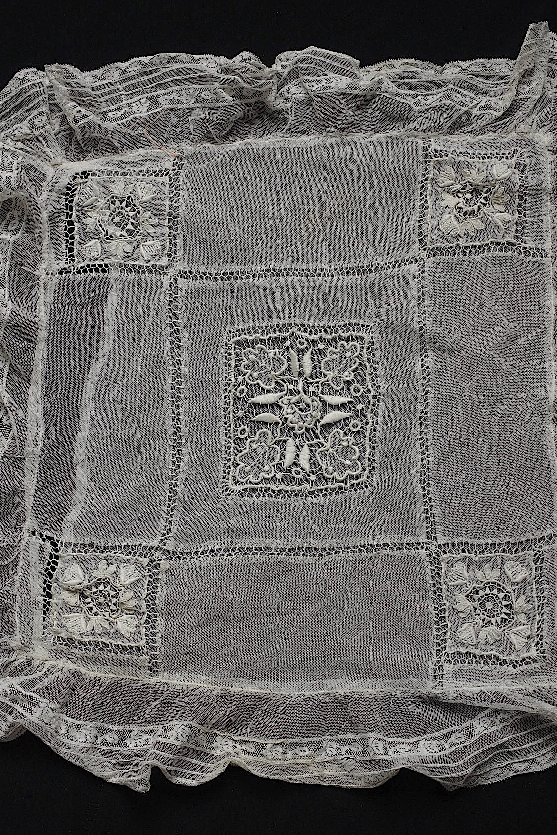 アンティークレース dentelle antique lace　クッションカバー２種